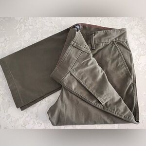 Men's Olive Pants from GAP, Size 33/32